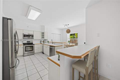 7605 SW 147th St, Palmetto Bay FL - photo 14 of 57