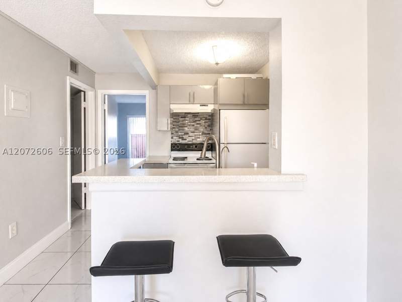 1 bedroom Condominium at 7155 Miami Lakes Dr P4, Cypress Village Condo, Miami Lakes — photo 5