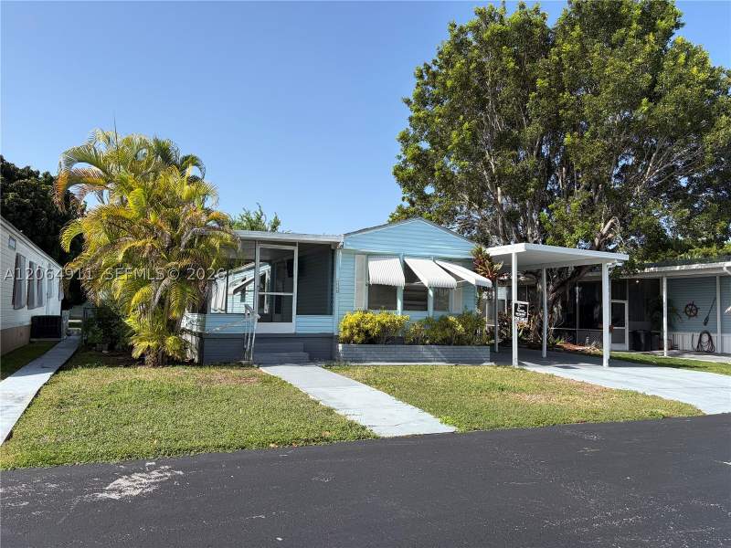 2 bedroom MobileHome at 35303 SW 180th Ave Lot 347, Gateway West Condo, Homestead — photo 3