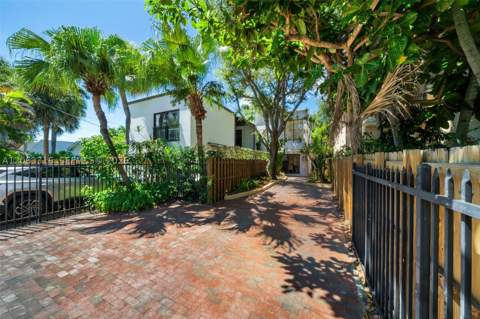 3145 Jackson Ave, Miami FL - photo 8 of 51
