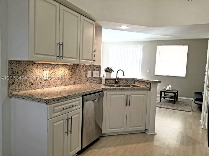 2 bedroom Condominium at 3215 NE 184 St 14302, Village By The Bay Condo, Aventura — photo 4