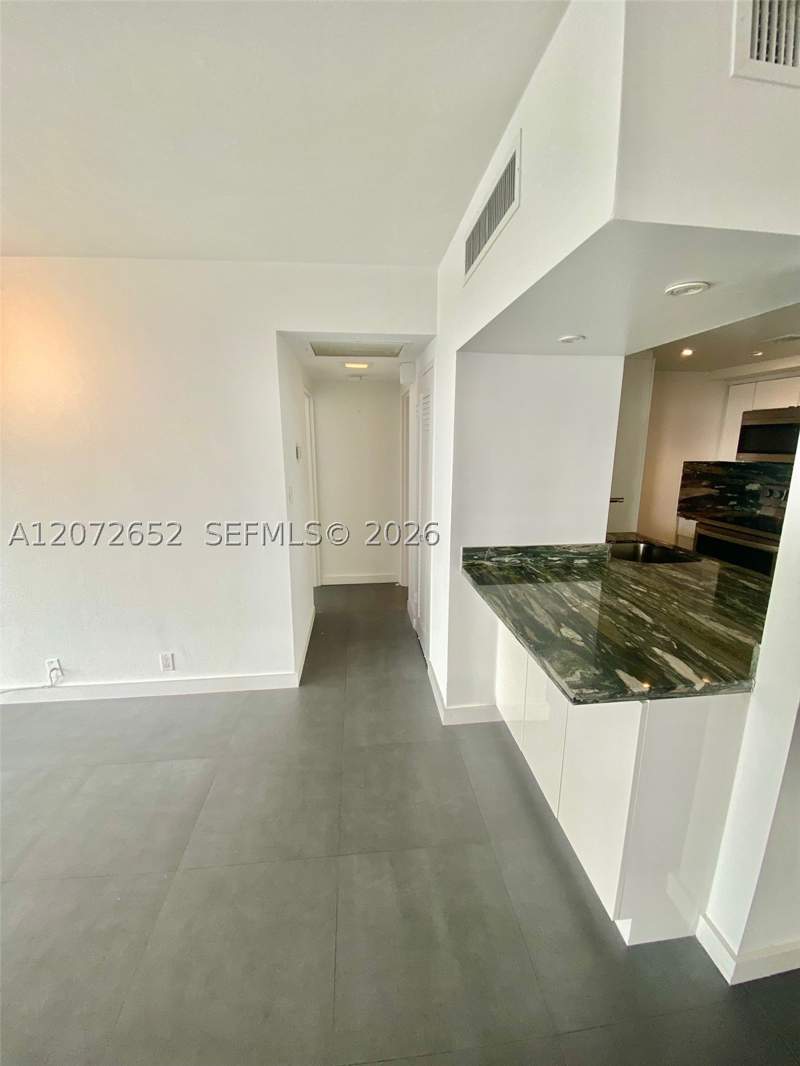 1 bedroom Condominium at 1200 West Ave 815, Mirador 1200 Condo, Miami Beach — photo 4