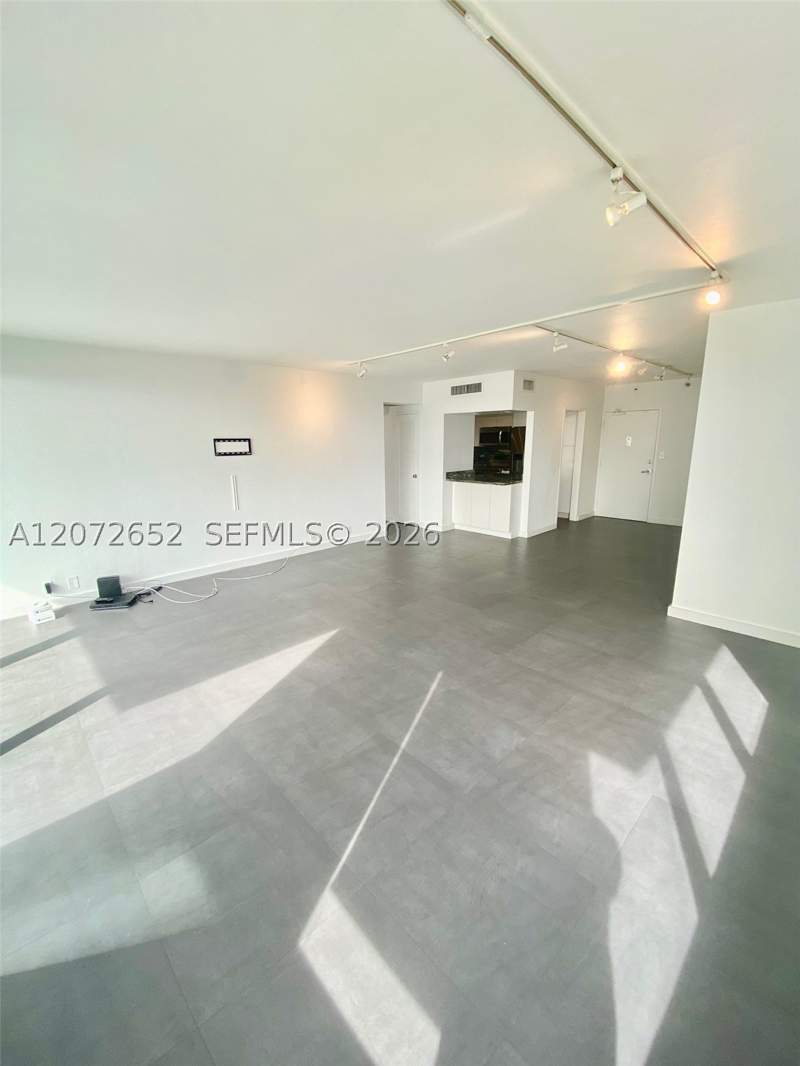 1 bedroom Condominium at 1200 West Ave 815, Mirador 1200 Condo, Miami Beach — photo 5