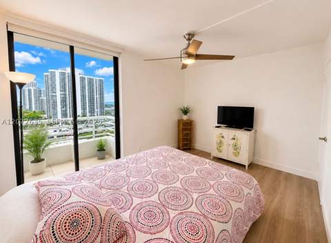 3300 NE 192nd St 1713, Aventura FL - photo 14 of 16