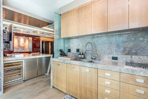 50 S Pointe Dr 905, Miami Beach FL - photo 15 of 38