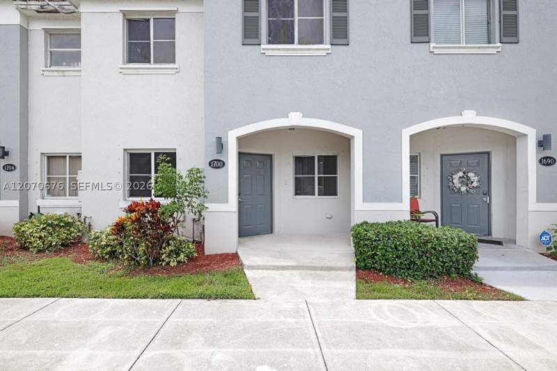 3 bedroom Townhouse at 1700 SE 31st Ct, Venetia Grove, Homestead — photo 2