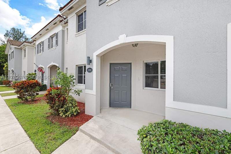 3 bedroom Townhouse at 1700 SE 31st Ct, Venetia Grove, Homestead — photo 3