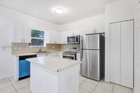 1700 SE 31st Ct, Homestead FL - photo 8 of 31