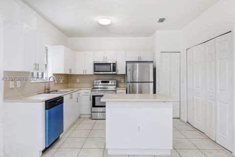 1700 SE 31st Ct, Homestead FL - photo 9 of 31