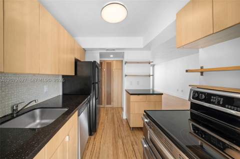 1670 Bay Rd 4B, Miami Beach FL - photo 6 of 29