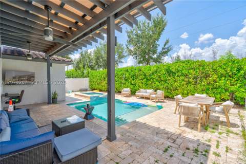 9400 W 35th Ln, Hialeah FL - photo 18 of 57