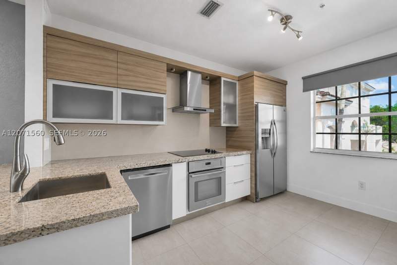 2 bedroom Condominium at 5670 NW 116th Ave 222, Las Brisas At Doral Condo, Doral — photo 2