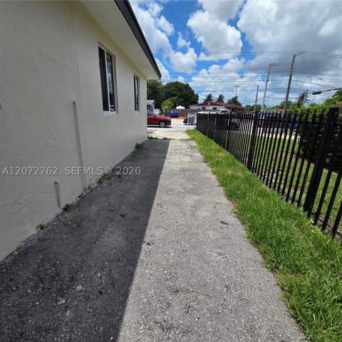 17301 NW 47th Ave, Miami Gardens FL - photo 20 of 22