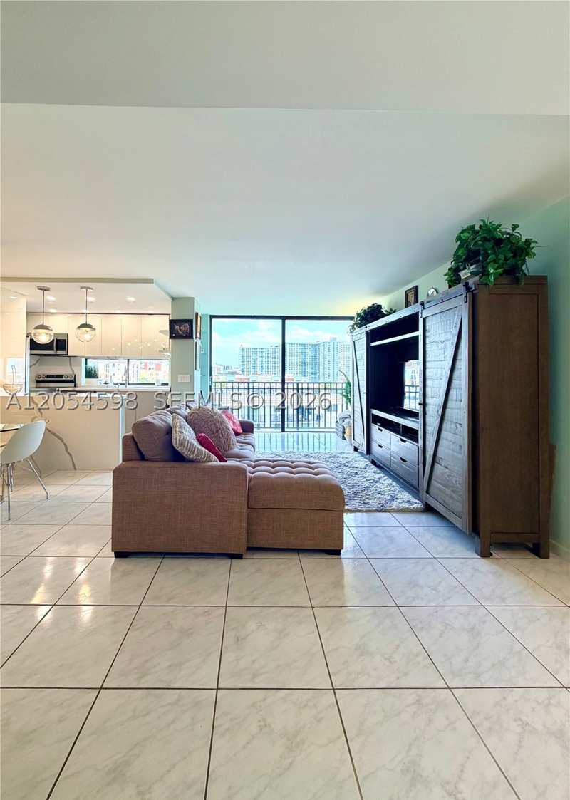 3 bedroom Condominium at 17021 N Bay Rd 802, Plaza Of Americas Condo P, Sunny Isles Beach — photo 1