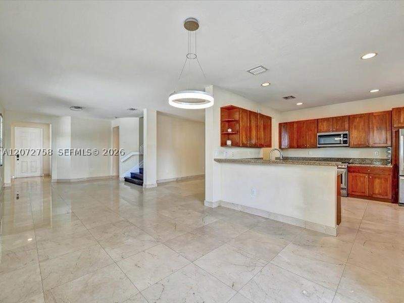4 bedroom Townhouse at 7490 NW 115th Ct, Reserve At Doral West, Doral — photo 2