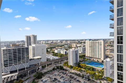 11 NE 6 St 3213, Miami FL - photo 10 of 33