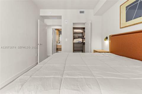 11 NE 6 St 3213, Miami FL - photo 7 of 33