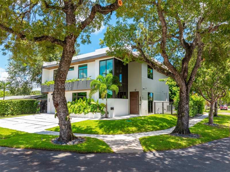 5 bedroom SingleFamilyResidence at 1875 NE 193rd St, Greyknoll Estates, Miami — photo 1