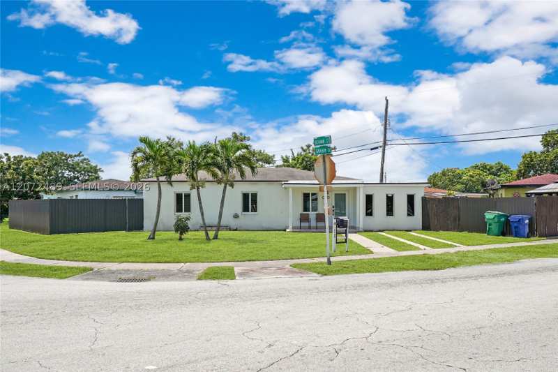 4 bedroom SingleFamilyResidence at 14800 Buchanan St, Richmond Heights, Miami — photo 1