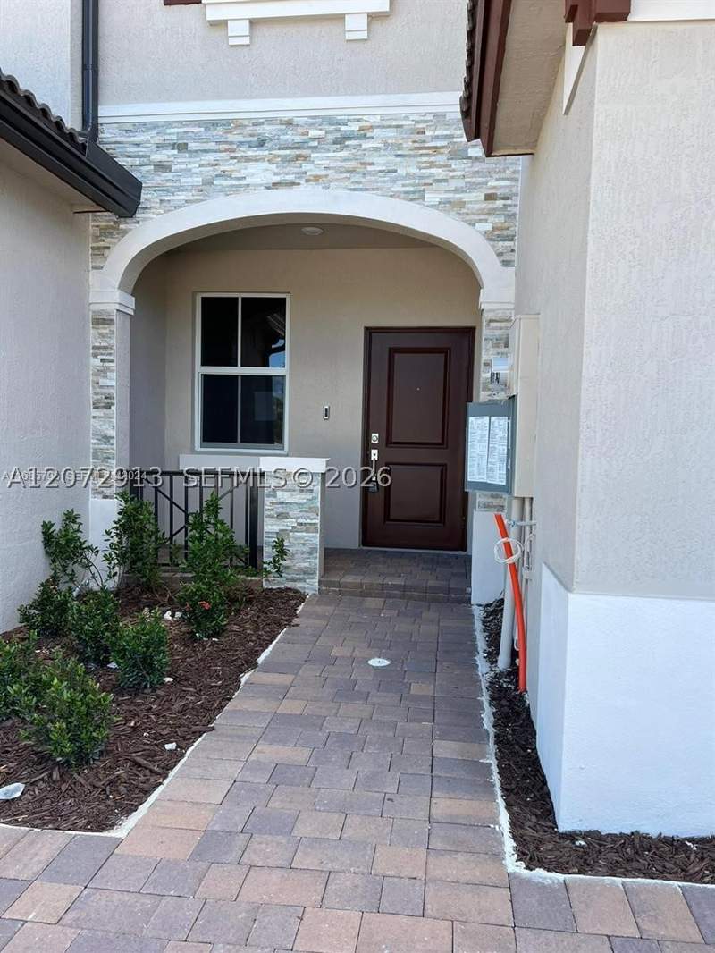 3 bedroom Townhouse at 12663 NW 24th Ave, Golf Park Sec 1, Miami — photo 2