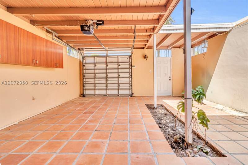 2 bedroom Townhouse at 7407 Big Cypress Dr, Miami Lakes Golf Course V, Miami Lakes — photo 5