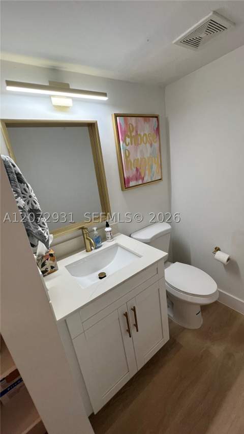 20500 W Country Club Dr 117, Aventura FL - photo 7 of 11