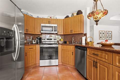 15867 SW 44th St, Miami FL - photo 10 of 36