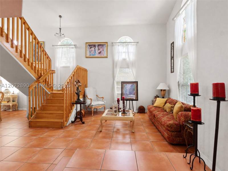 5 bedroom SingleFamilyResidence at 15867 SW 44th St, PARK LAKES BY THE MEADOWS, Miami — photo 5