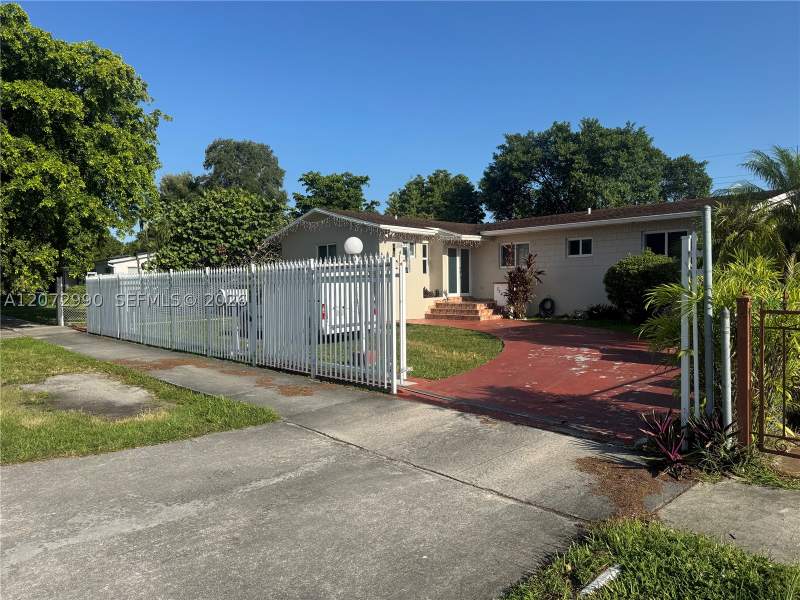4 bedroom SingleFamilyResidence at 7741 SW 20th St, Coral Way Plaza, Miami — photo 3