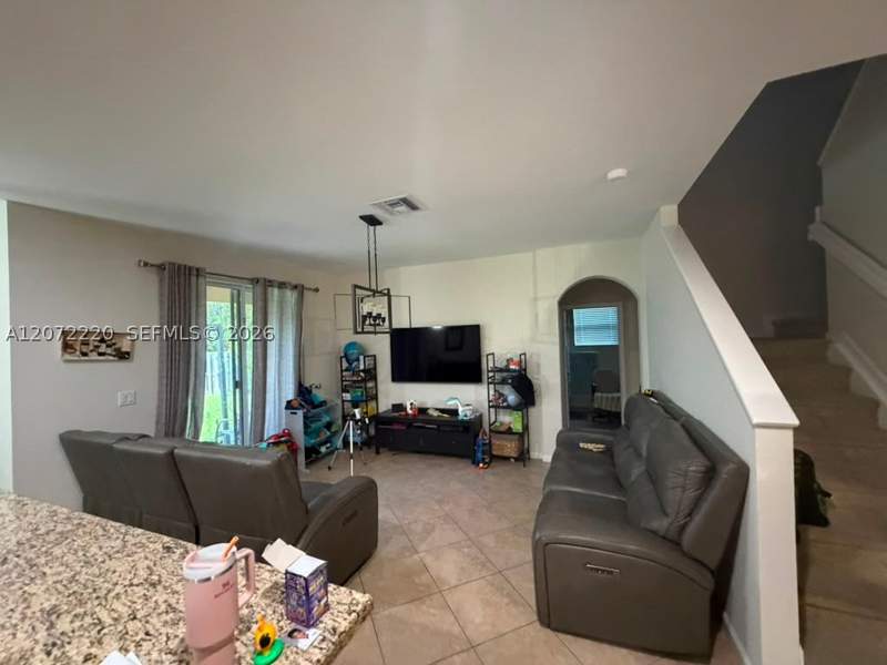 5 bedroom SingleFamilyResidence at 11855 SW 250th Ter, Hemingway Point, Homestead — photo 4