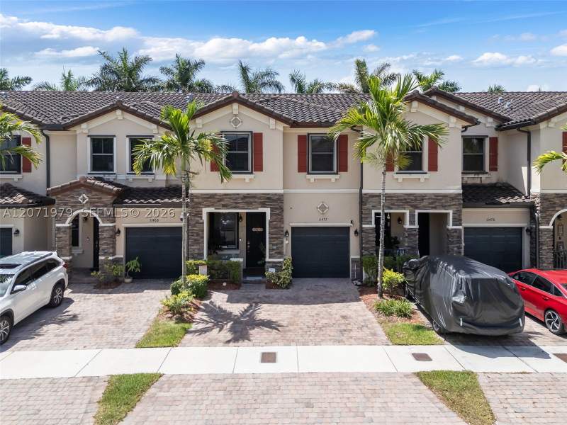3 bedroom Townhouse at 11472 SW 254th St, Coco Palm Estates, Homestead — photo 3