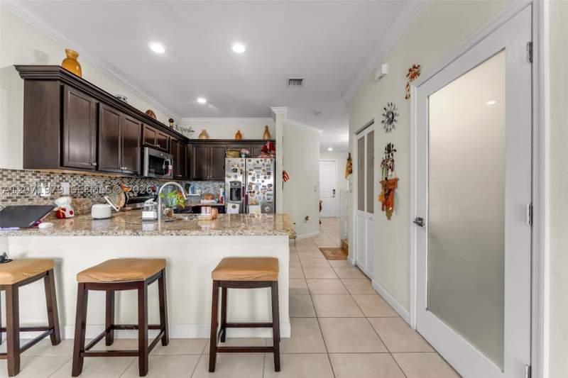 3 bedroom Townhouse at 11472 SW 254th St, Coco Palm Estates, Homestead — photo 5