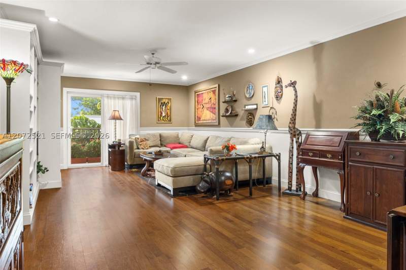 2 bedroom Condominium at 6815 Edgewater Dr 202, Admiral Farragut Condo, Coral Gables — photo 2