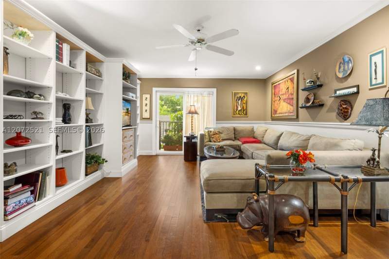 2 bedroom Condominium at 6815 Edgewater Dr 202, Admiral Farragut Condo, Coral Gables — photo 3