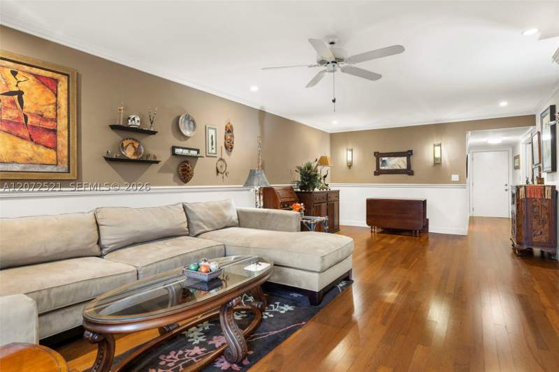 2 bedroom Condominium at 6815 Edgewater Dr 202, Admiral Farragut Condo, Coral Gables — photo 4