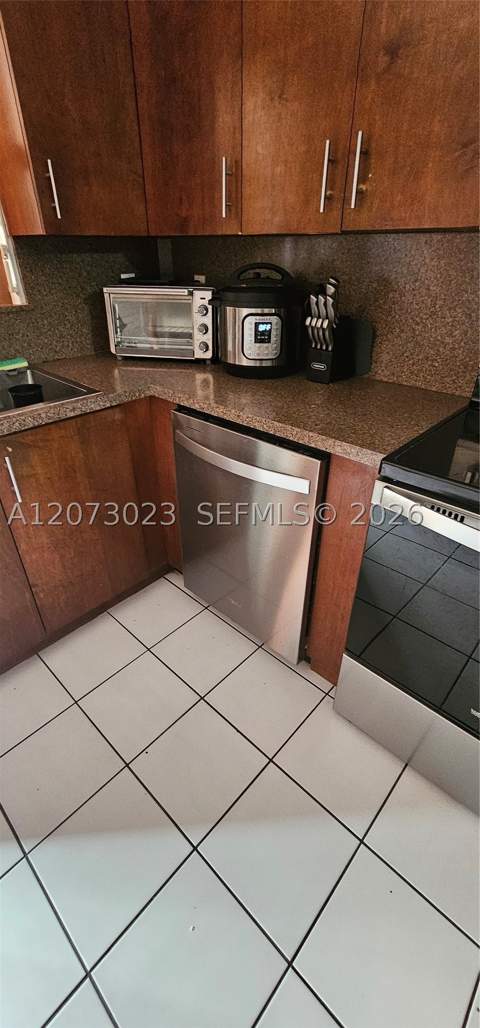 13517 SW 59th Ln, Miami FL - photo 10 of 19