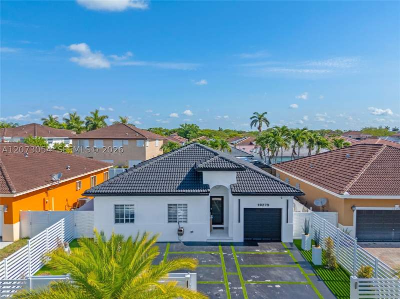 3 bedroom SingleFamilyResidence at 10279 SW 227th Ln, Herfa Sub, Cutler Bay — photo 2