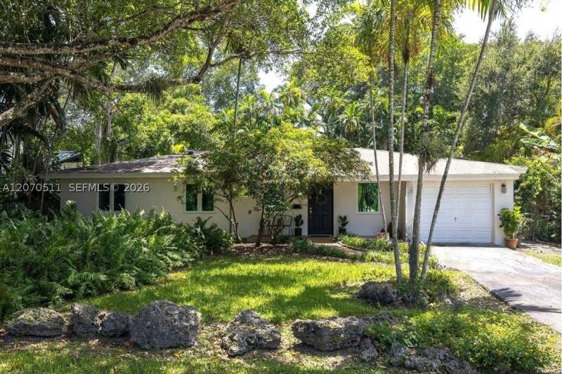 3 bedroom SingleFamilyResidence at 6390 SW 69th St, Cocoplum Terr, South Miami — photo 1