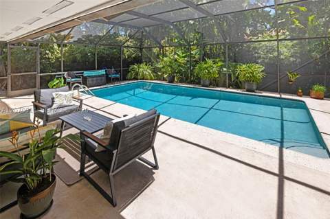6390 SW 69th St, South Miami FL - photo 13 of 32