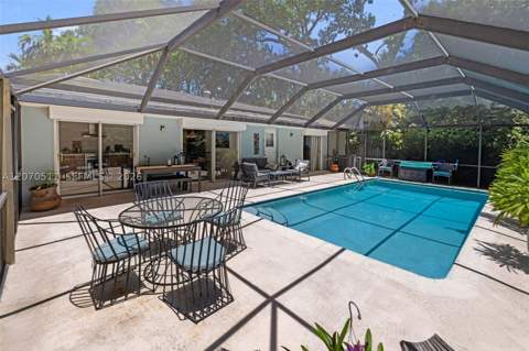 6390 SW 69th St, South Miami FL - photo 14 of 32