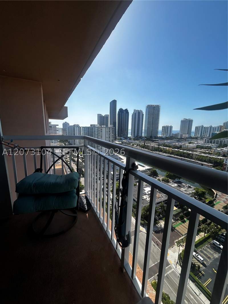 1 bedroom Condominium at 251 174th St 2315, Winston Towers 200, Sunny Isles Beach — photo 3