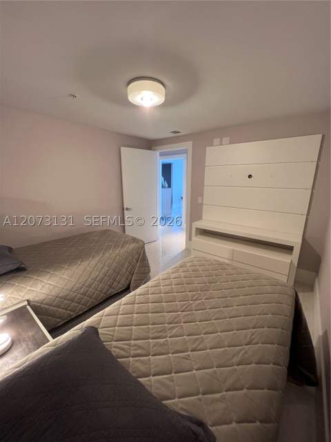 17301 Biscayne Blvd 1402, North Miami Beach FL - photo 9 of 38