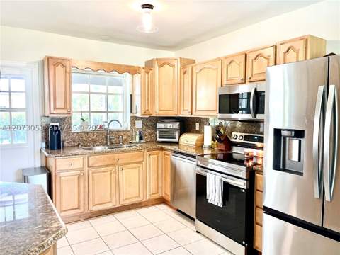 8522 SW 148th Ter, Palmetto Bay FL - photo 11 of 42
