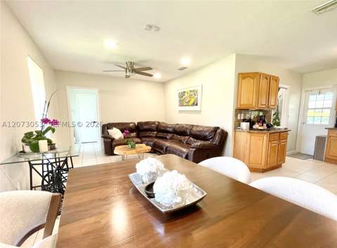 8522 SW 148th Ter, Palmetto Bay FL - photo 13 of 42