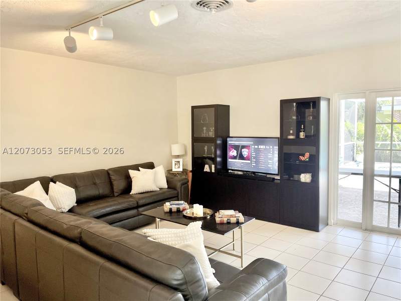 5 bedroom SingleFamilyResidence at 8522 SW 148th Ter, Country Club Grove Part 3, Palmetto Bay — photo 5