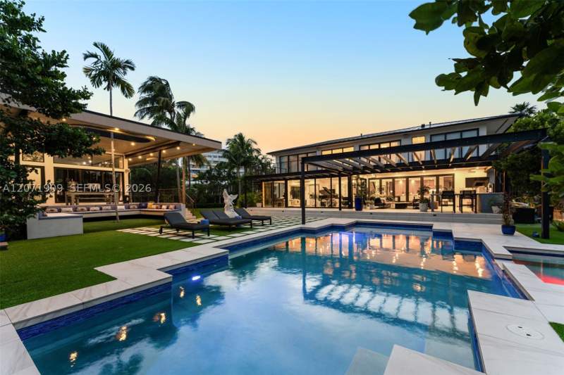 5 bedroom SingleFamilyResidence at 795 Lakeview Dr, Lake View Heights Sub, Miami Beach — photo 2