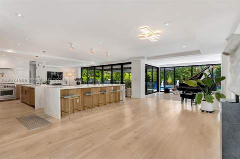 795 Lakeview Dr, Miami Beach FL - photo 6 of 42
