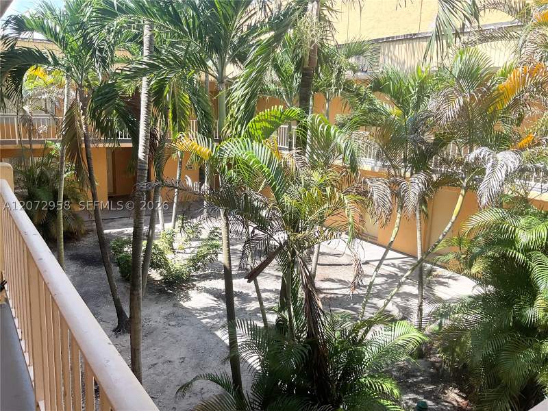 2 bedroom Condominium at 17901 NW 68th Ave T207, Venetian Gardens At Count, Hialeah — photo 2