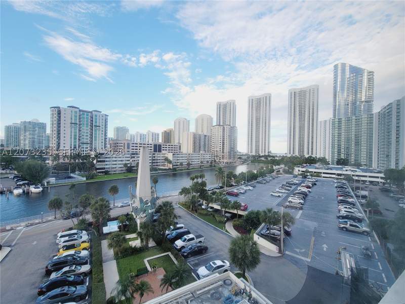 1 bedroom Condominium at 300 Bayview Dr 603, Arlen House Condo, Sunny Isles Beach — photo 2