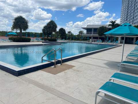 300 Bayview Dr 603, Sunny Isles Beach FL - photo 23 of 39